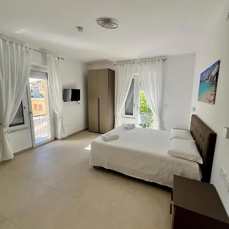 Gasthuis Perla Della Riviera 3*